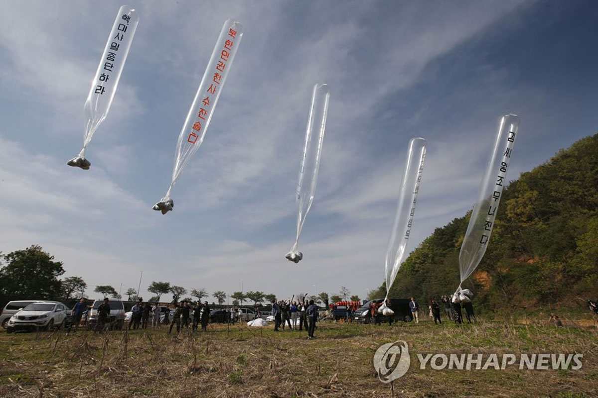 Ballons mit Flugblättern an der innenkoreanischen Grenze